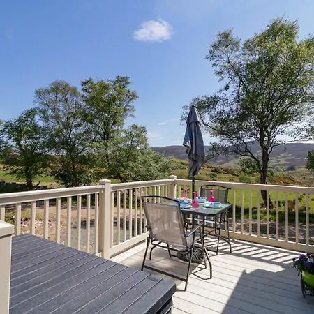 Holiday home The Caravanmeenacross