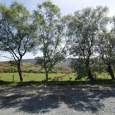 The Caravanmeenacross *