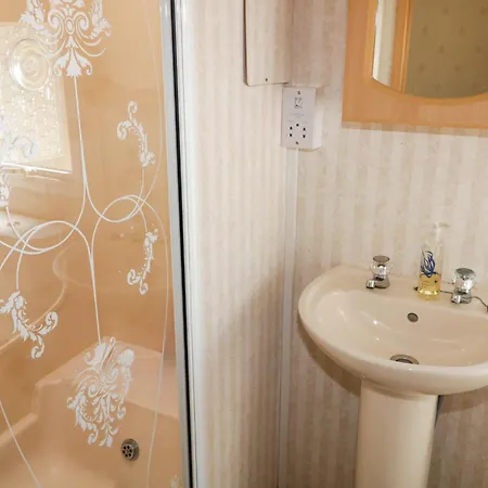 Дом отдыха The Caravanmeenacross