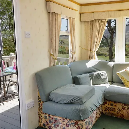 Holiday home The Caravanmeenacross *