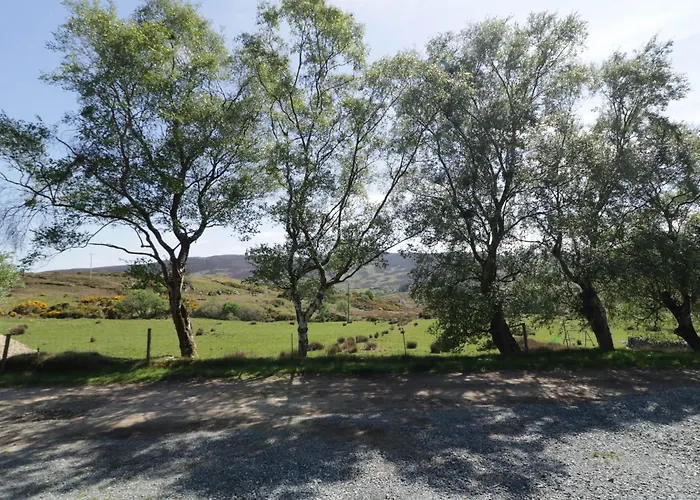 The Caravanmeenacross *